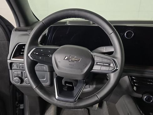 Used 2025 Chevrolet Suburban Z71 AWD/4WD image 11