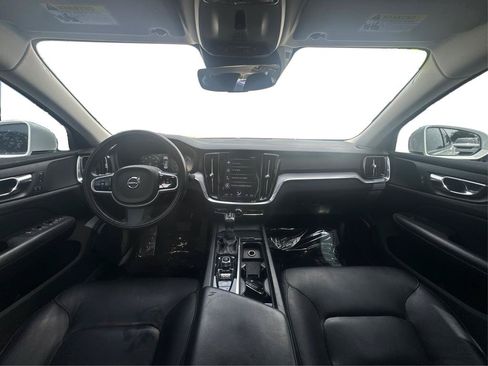 Used 2020 Volvo S60 T6 Momentum AWD/4WD image 18