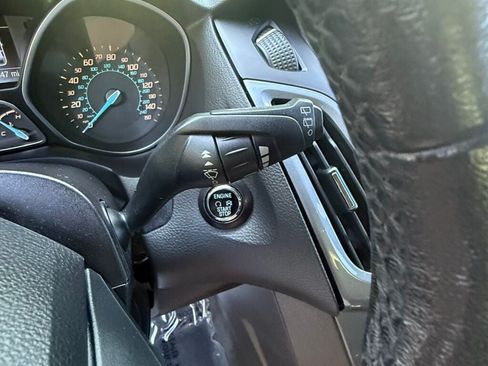 Used 2012 Ford Focus Titanium FWD image 25
