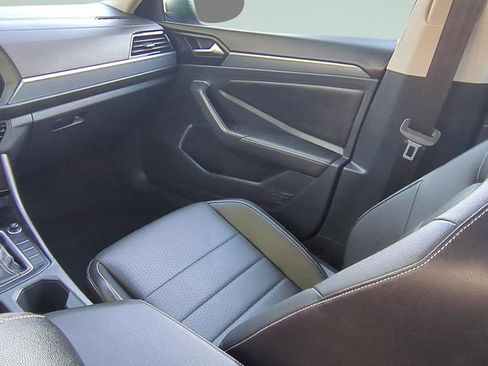 Used 2024 Volkswagen Jetta SE FWD image 12
