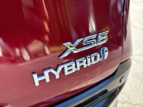 Used 2023 Toyota Sienna XSE image 9