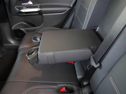 Used 2021 Mercedes-Benz GLB 35 AMG 4MATIC w/ Multimedia Package image 35