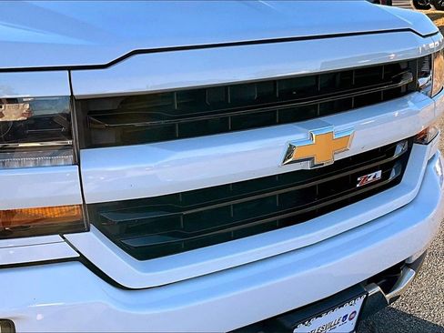 Used 2018 Chevrolet Silverado 1500 LT w/ All Star Edition image 26