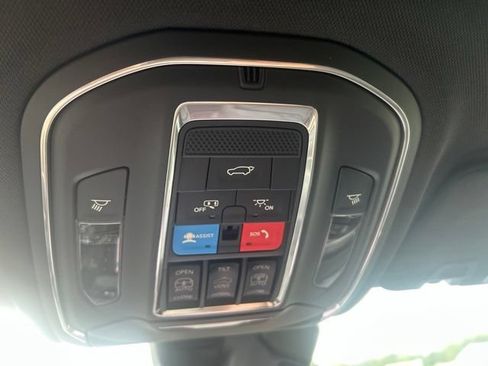 New 2027 Jeep Grand Cherokee Limited w/ Limited Altitude Package AWD/4WD image 35