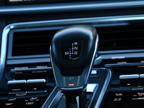 Used 2020 Porsche Panamera 4 image 19