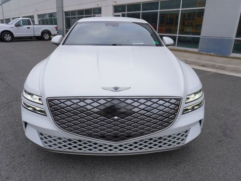 Used 2023 Genesis G80 image 2