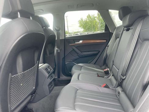 Used 2023 Audi Q5 2.0T Premium w/ Convenience Package AWD/4WD image 11