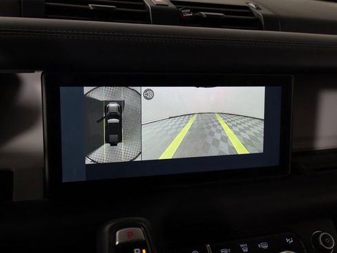 Used 2020 Land Rover Defender 110 HSE image 6