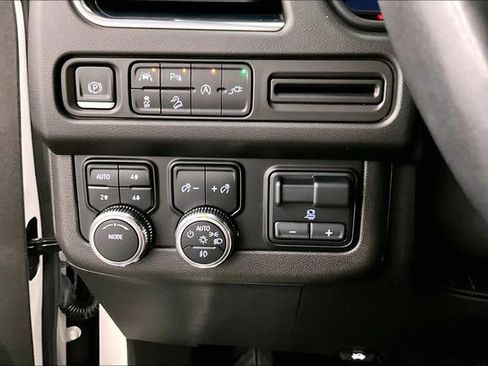 Used 2022 GMC Yukon AT4 w/ Max Trailering Package AWD/4WD image 35