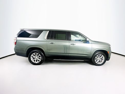 Used 2023 Chevrolet Suburban Premier image 10