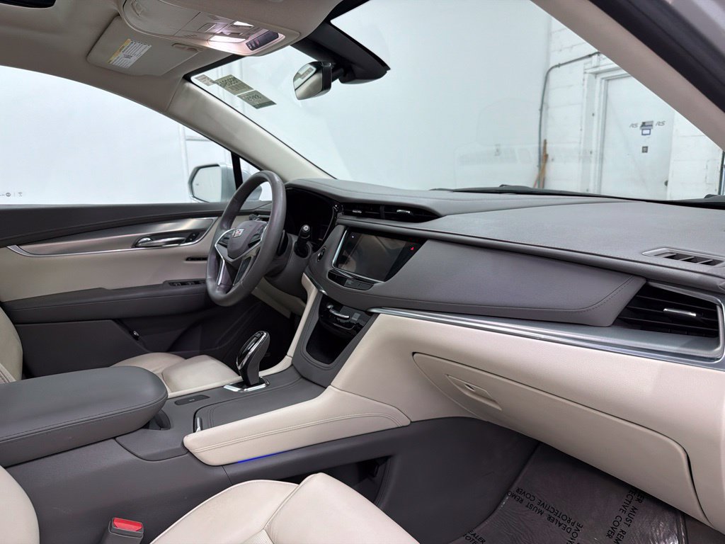 Used 2017 Cadillac XT5 Luxury FWD image 33