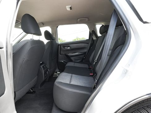 Used 2024 Nissan Rogue SV AWD/4WD image 32