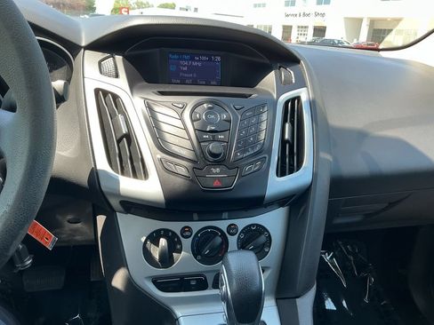 Used 2012 Ford Focus SE FWD image 18