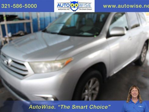 Used 2012 Toyota Highlander FWD w/ Tech Pkg image 1
