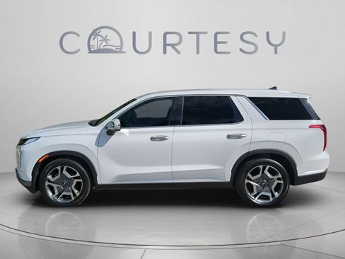 Used 2025 Hyundai Palisade SEL FWD image 4