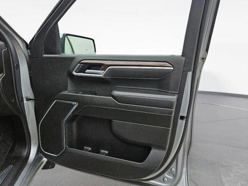 Used 2022 Chevrolet Silverado 1500 LTZ w/ LTZ Premium Package image 32