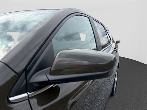 Used 2023 Chevrolet Equinox LT image 11