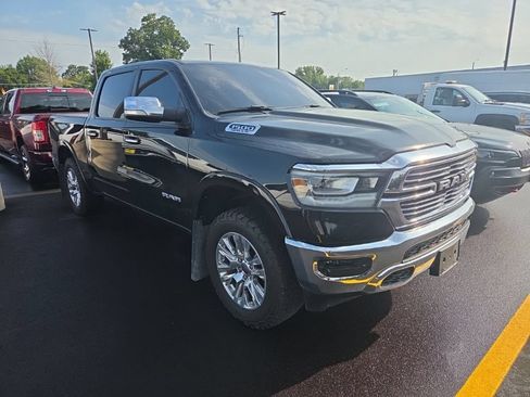 Used 2019 RAM 1500 Laramie AWD/4WD image 2