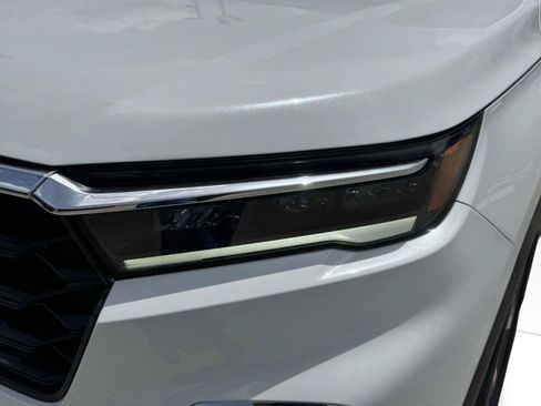 Used 2025 Honda Pilot Elite image 12