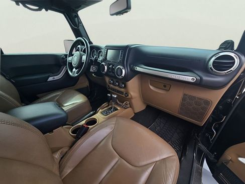 Used 2013 Jeep Wrangler Unlimited Sahara w/ Connectivity Group image 42