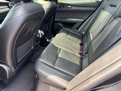 Used 2022 Alfa Romeo Stelvio Ti image 8