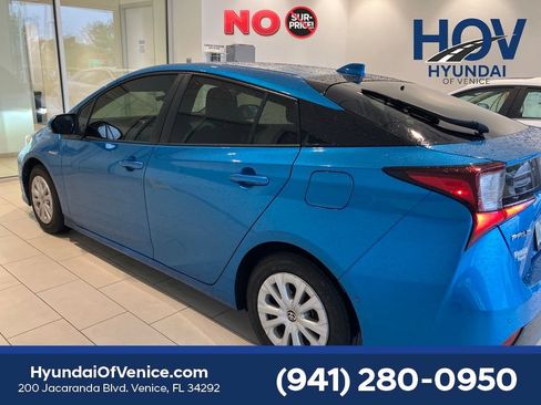 Used 2022 Toyota Prius LE FWD image 4