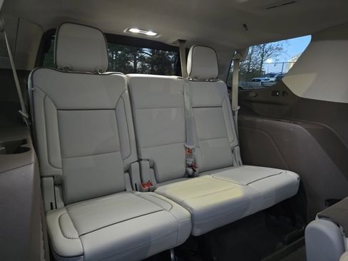 Used 2021 GMC Yukon Denali w/ Denali Premium Package image 12