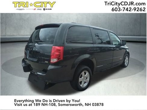 Used 2012 Dodge Grand Caravan SXT image 6