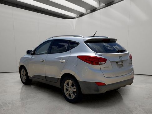 Used 2011 Hyundai Tucson GLS FWD image 3