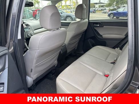 Used 2015 Subaru Forester 2.5i Limited w/ Popular Package #2 AWD/4WD image 4