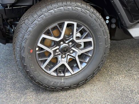 New 2026 Jeep Wrangler Unlimited Sahara AWD/4WD image 5