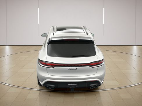 Certified 2026 Porsche Macan S AWD/4WD image 33