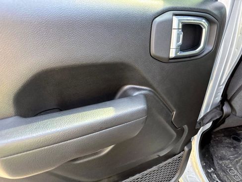 Used 2024 Jeep Wrangler Unlimited Sport image 12