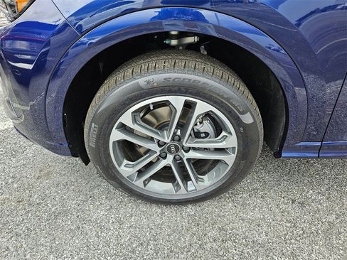 New 2025 Audi Q5 Premium image 24