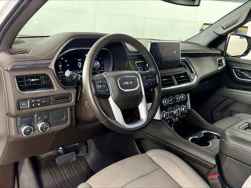 Certified 2023 GMC Yukon XL SLT w/ SLT Premium Package RWD image 17