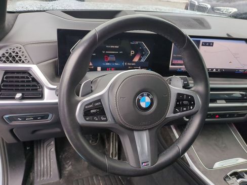 Used 2025 BMW X7 xDrive40i w/ M Sport Package AWD/4WD image 18