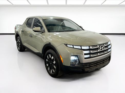 Used 2025 Hyundai Santa Cruz SE FWD image 3