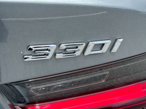 Used 2025 BMW 330i xDrive Sedan AWD/4WD image 19