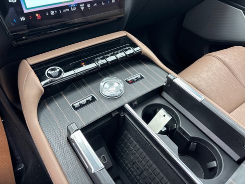 New 2025 Lincoln Navigator L Black Label image 23