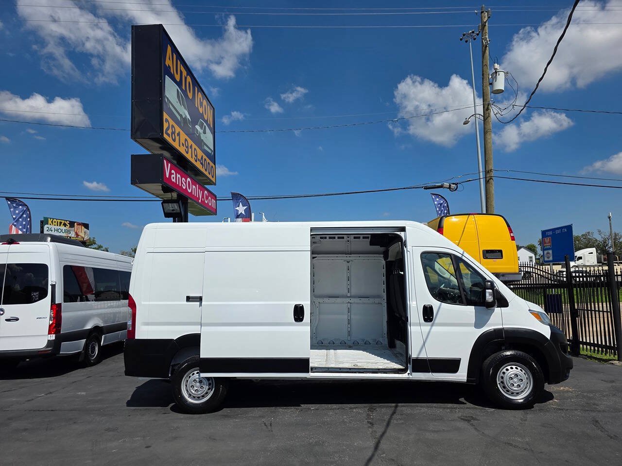 Used 2025 RAM ProMaster 3500 w/ Convenience Group FWD image 5