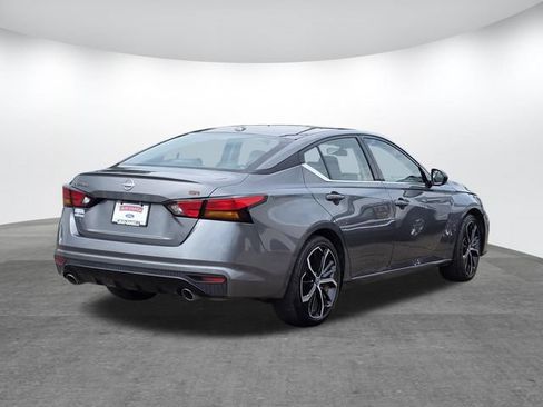 Used 2024 Nissan Altima 2.5 SR FWD image 10