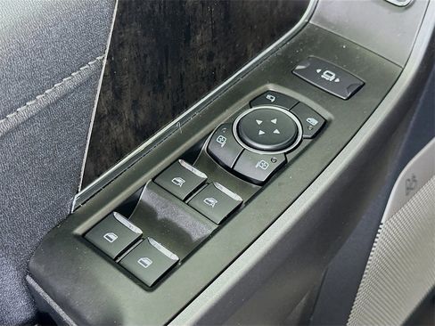 Used 2025 Ford F350 Lariat w/ Chrome Package image 20