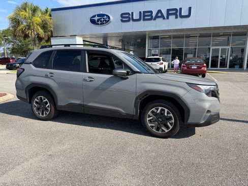 Used 2026 Subaru Forester Premium AWD/4WD image 1