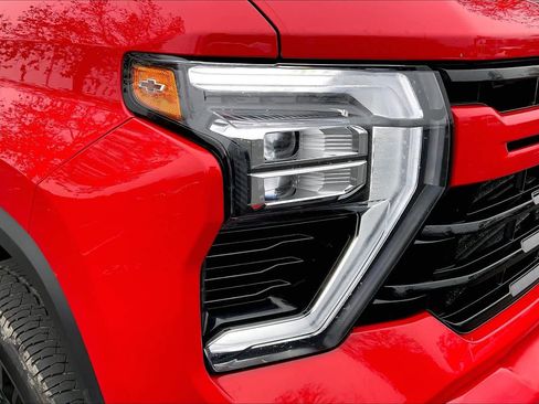 Used 2024 Chevrolet Silverado 2500 LTZ w/ LTZ Plus Package image 28