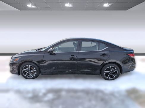 Used 2024 Nissan Sentra SV image 2