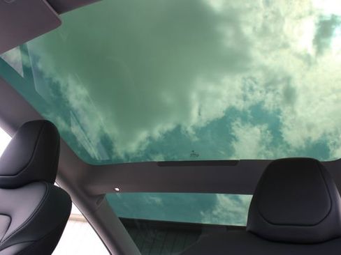 Used 2024 Tesla Model 3 Standard Range image 17