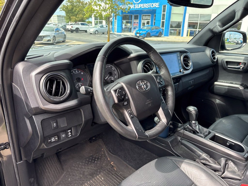 Used 2021 Toyota Tacoma TRD Off-Road w/ TRD Premium Off Road Package AWD/4WD image 8