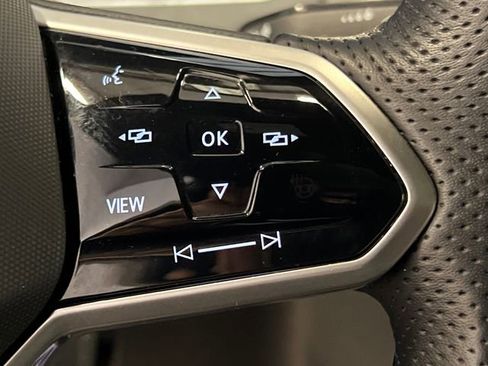 Certified 2023 Volkswagen Tiguan SE R-Line FWD image 21
