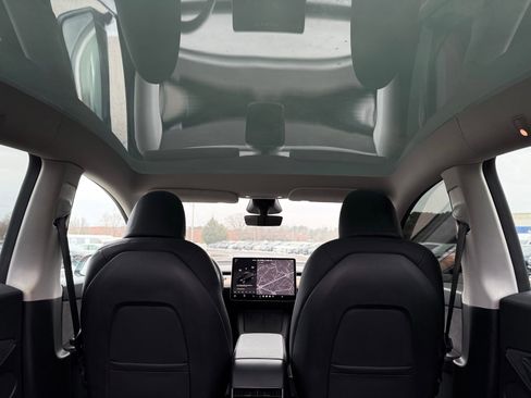 Used 2024 Tesla Model Y Long Range image 30