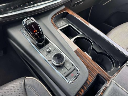 Used 2023 Cadillac Escalade ESV Premium Luxury AWD/4WD image 33